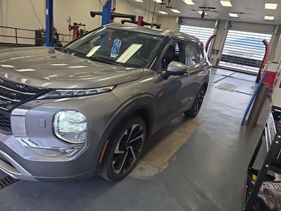 2023 Mitsubishi Outlander SEL