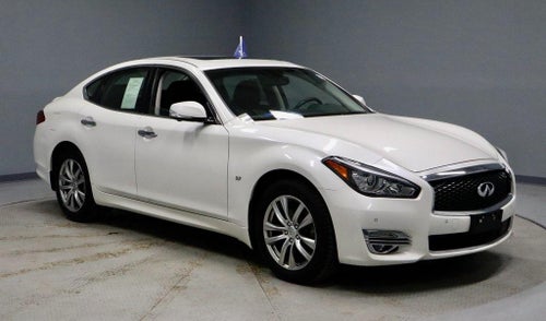 2017 INFINITI Q70 3.7X