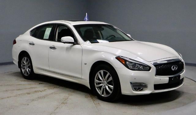 2017 INFINITI Q70 3.7X