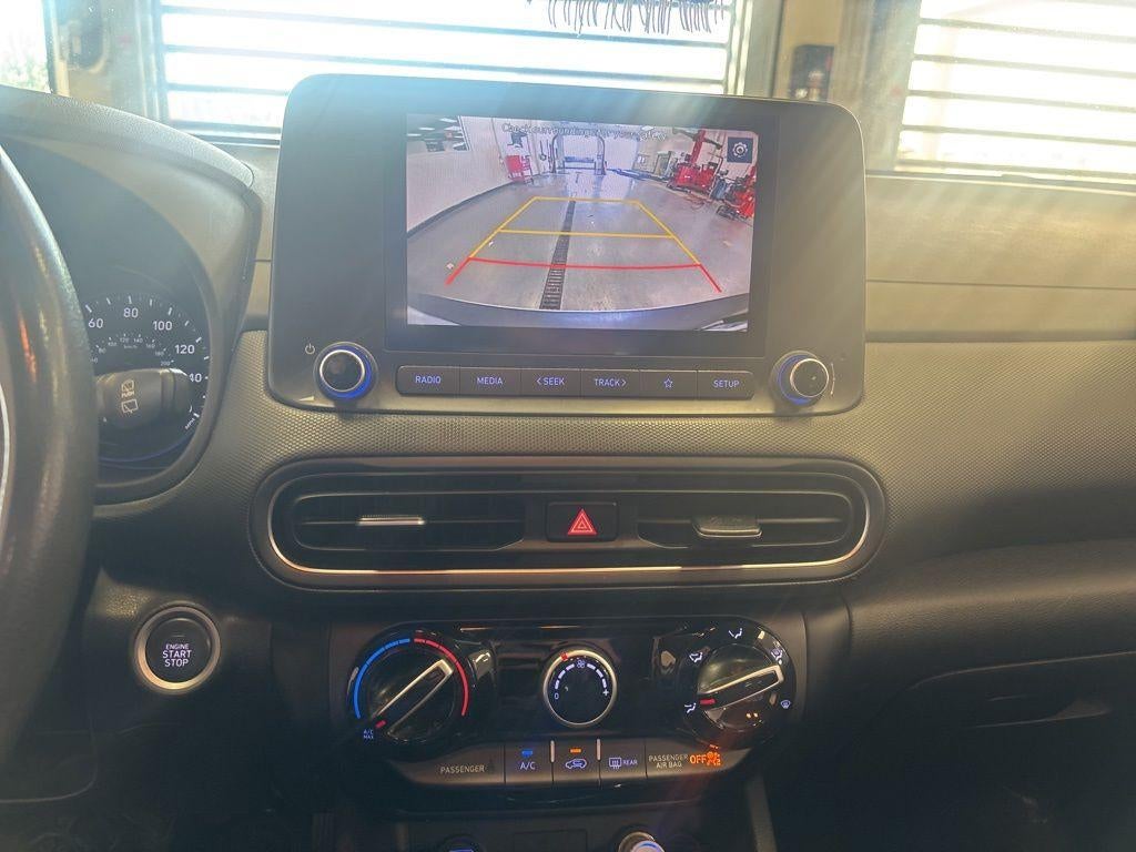 2022 Hyundai KONA SEL