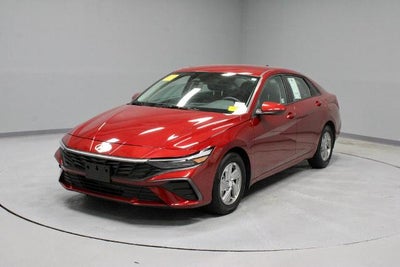 2024 Hyundai ELANTRA SE