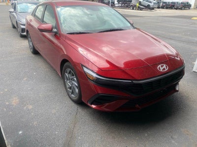 2024 Hyundai ELANTRA SEL