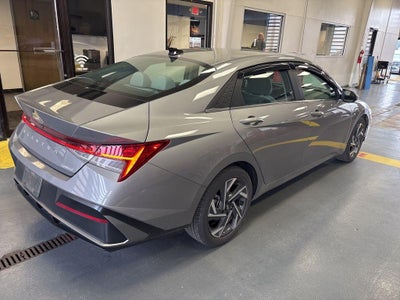 2025 Hyundai ELANTRA Limited