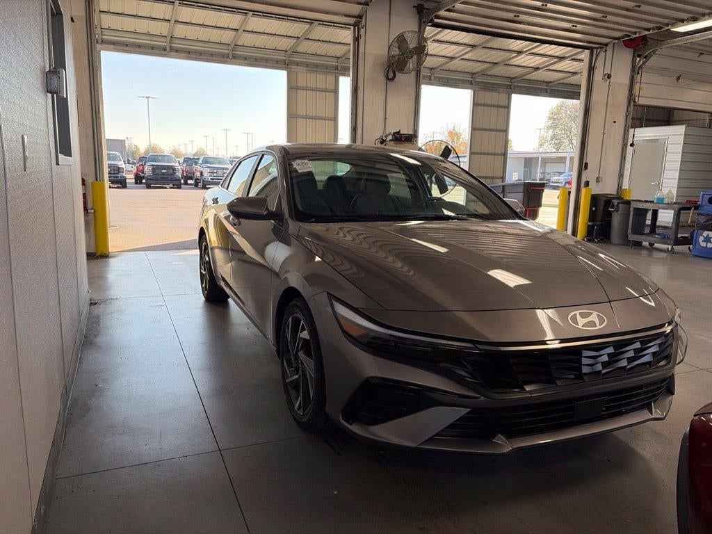 2024 Hyundai ELANTRA SEL