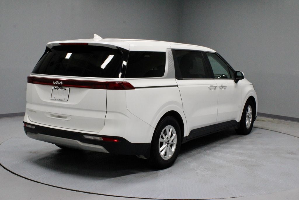 2023 Kia Carnival LX