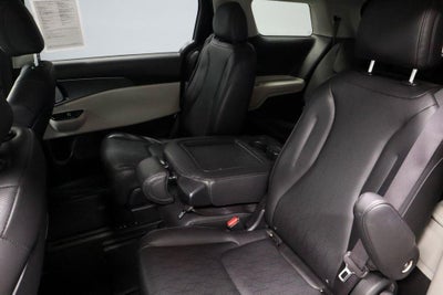 2024 Kia Carnival LX Seat Package