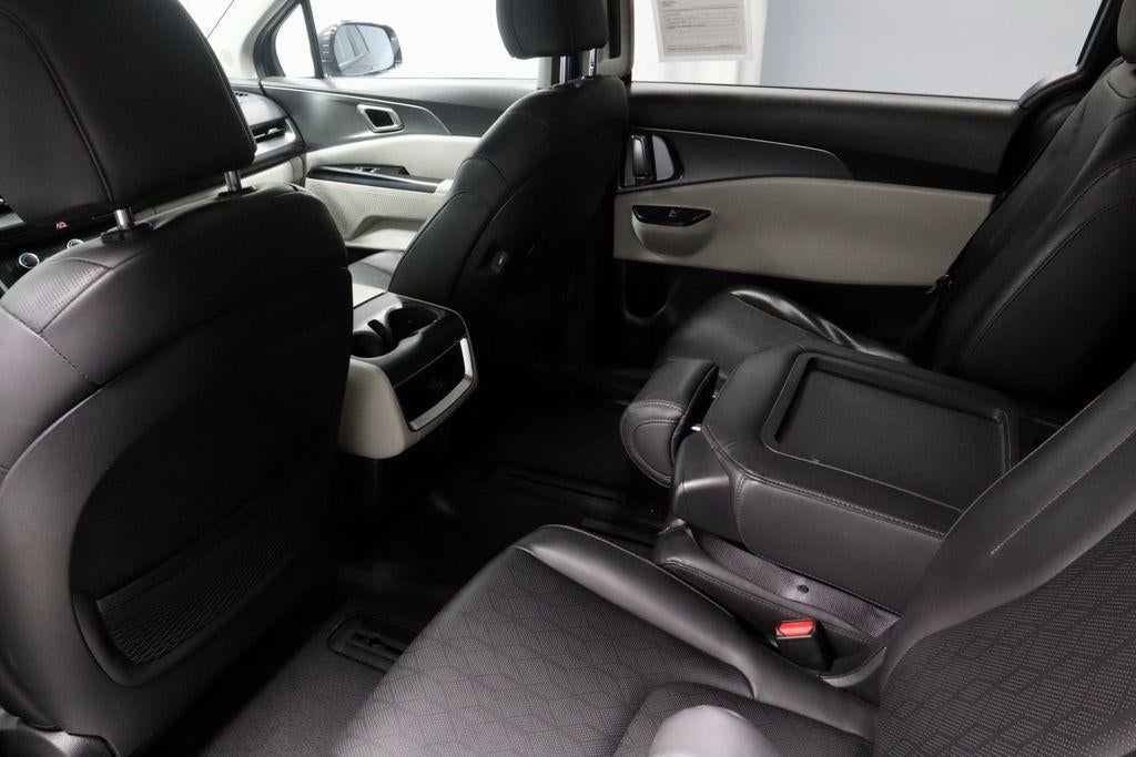 2024 Kia Carnival LX Seat Package