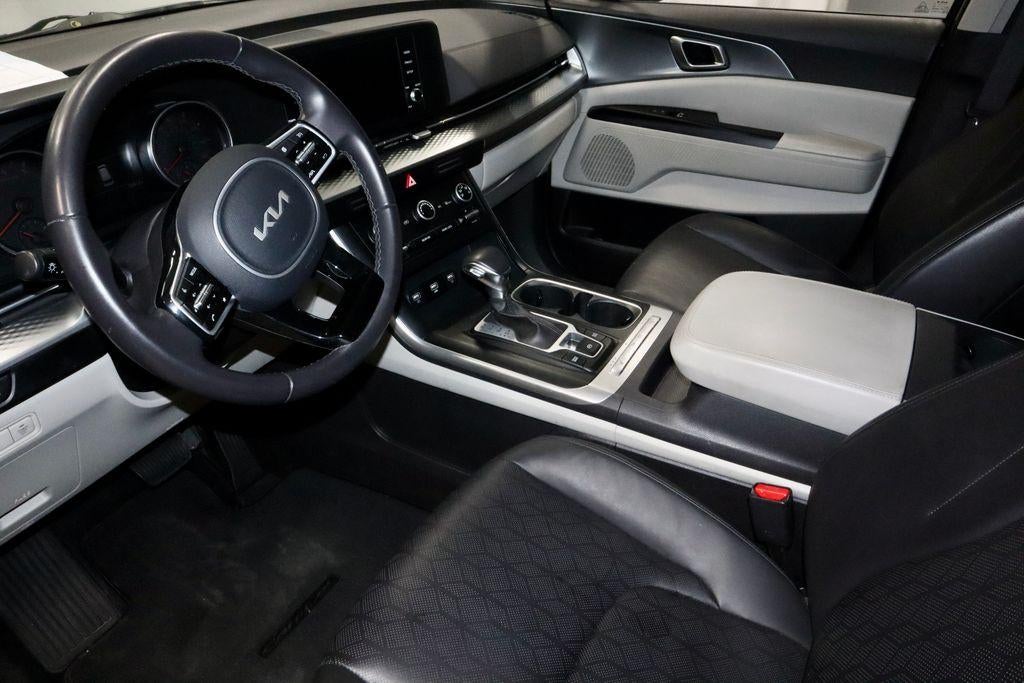 2024 Kia Carnival LX Seat Package