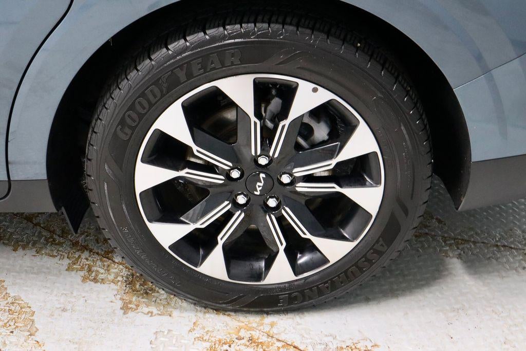 2023 Kia Carnival EX