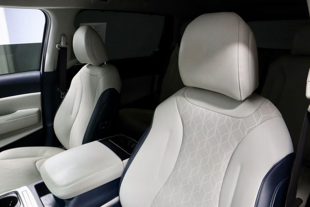 2025 Kia Carnival EX