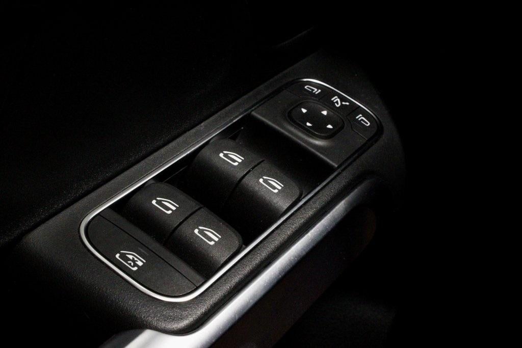 2025 Mercedes-Benz GLB GLB 250