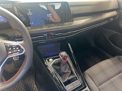 2024 Volkswagen Golf GTI SE