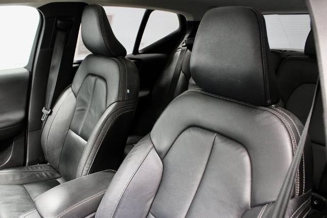 2022 Volvo XC40 T5 Inscription