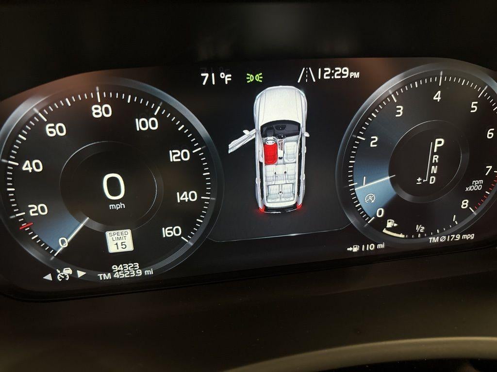 2018 Volvo XC90 T6 Momentum