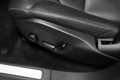 2024 Volvo XC60 Recharge Plug-In Hybrid T8 Plus Dark Theme