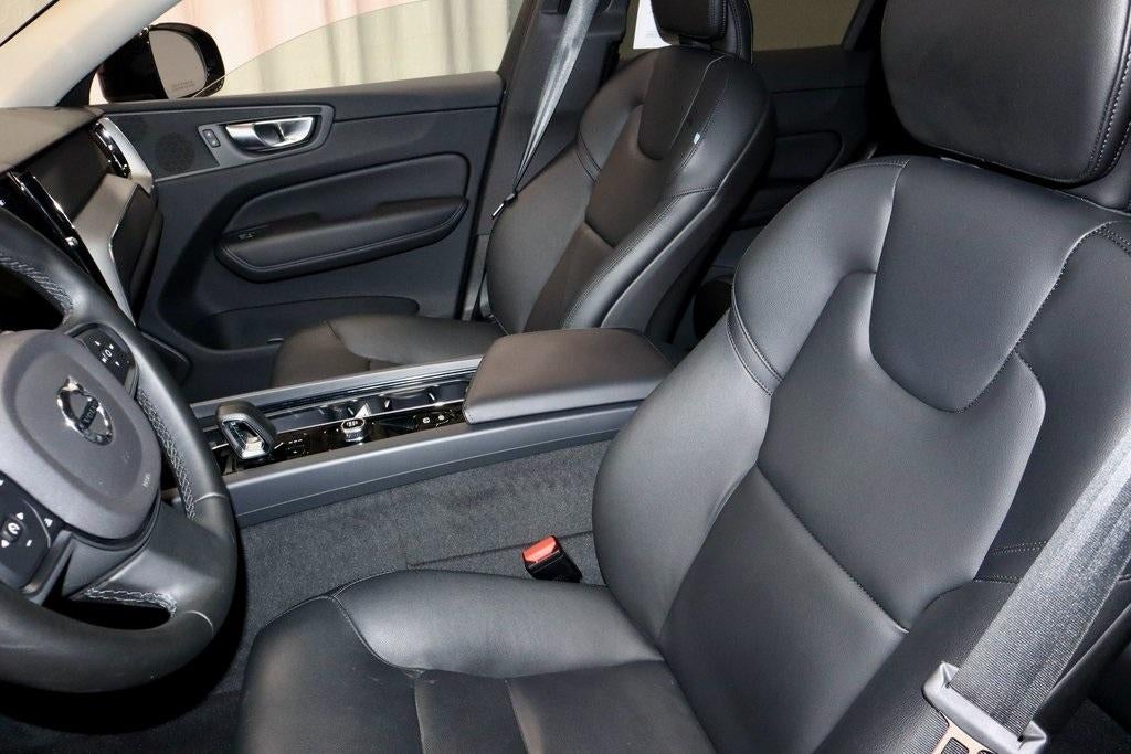 2024 Volvo XC60 Recharge Plug-In Hybrid T8 Plus Dark Theme